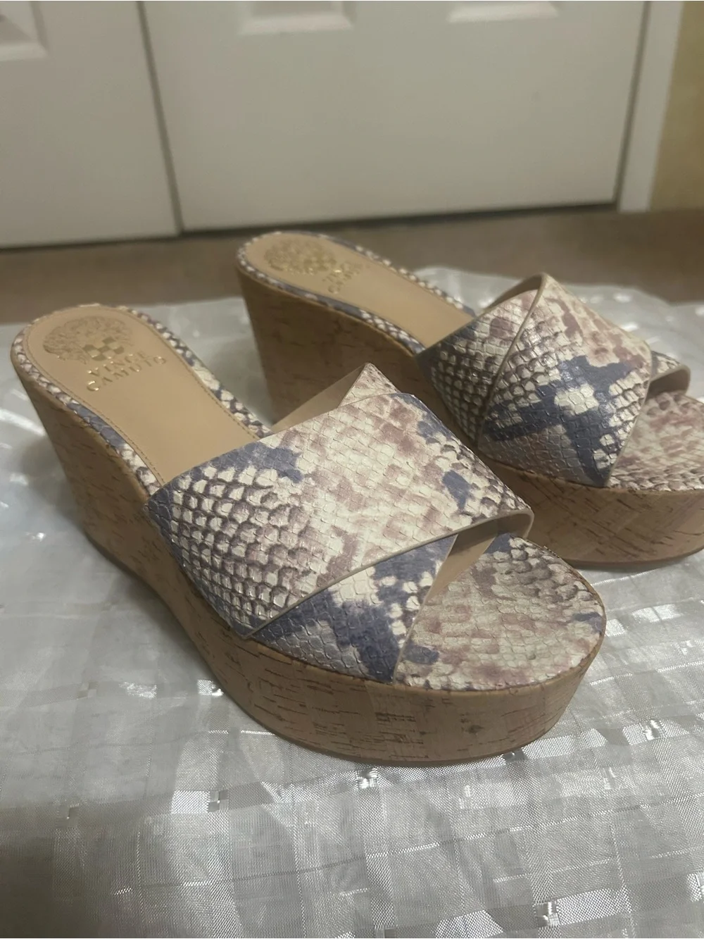 Vince Camuto Pink & Blue Snake-Print Platform Slide Sandals
